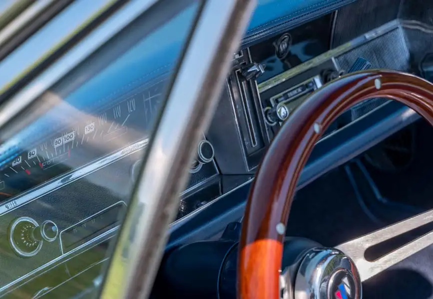 Foto des Cockpits des Buick Skylark Oldtimer